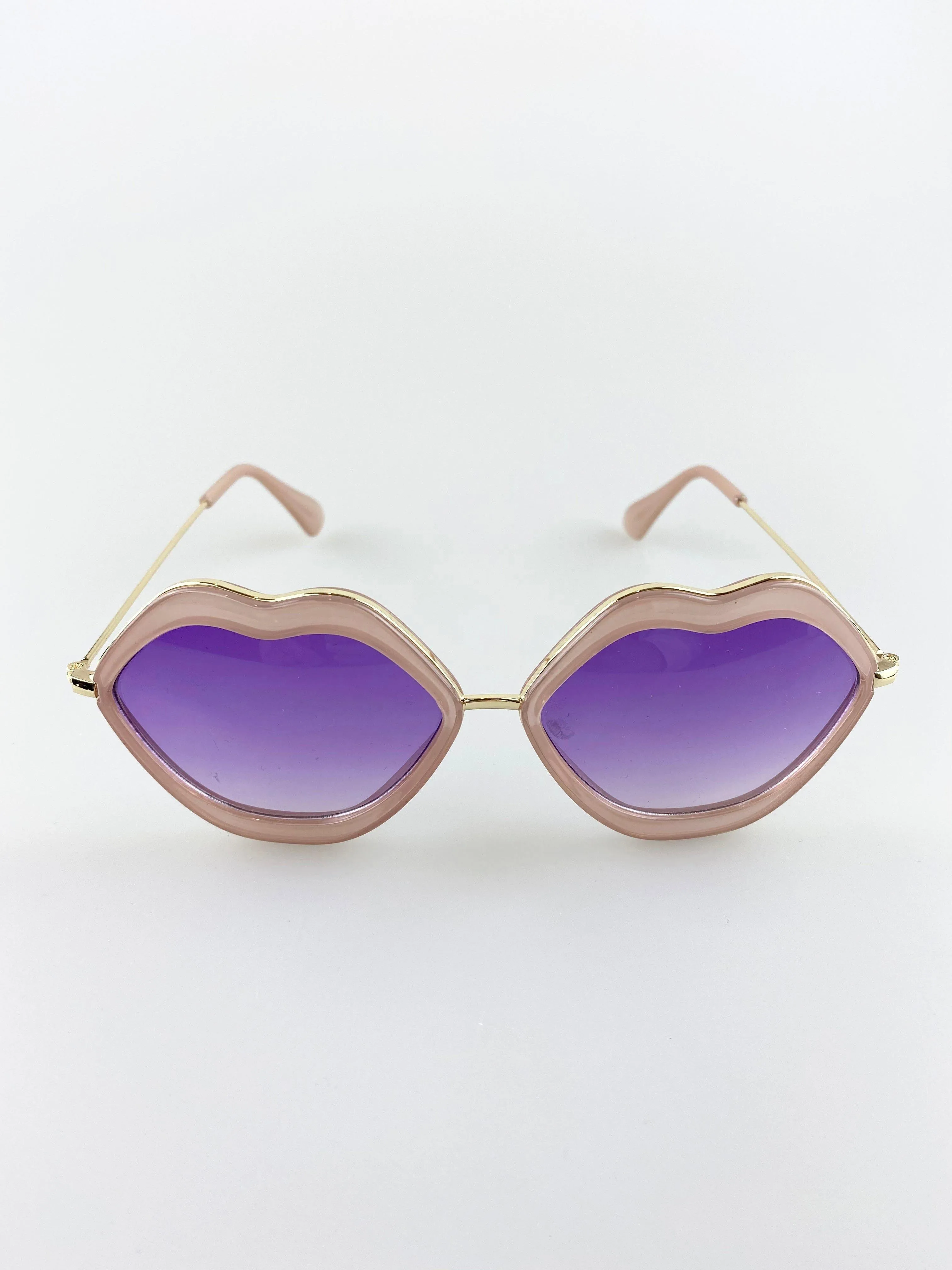 Sunglasses | Purple Ombre Lense Lips Sunglasses | SVNX